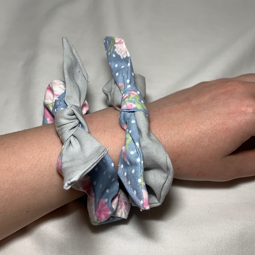 scrunchies with bows!!